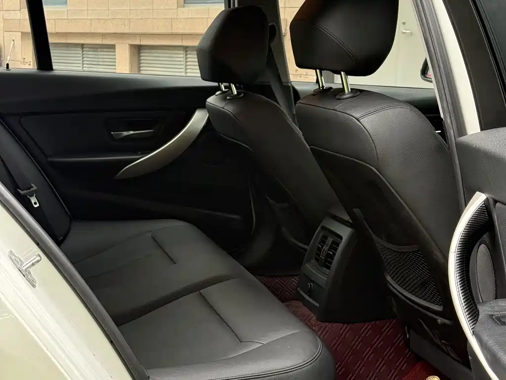 BMW 3 Series — миниатюра 16