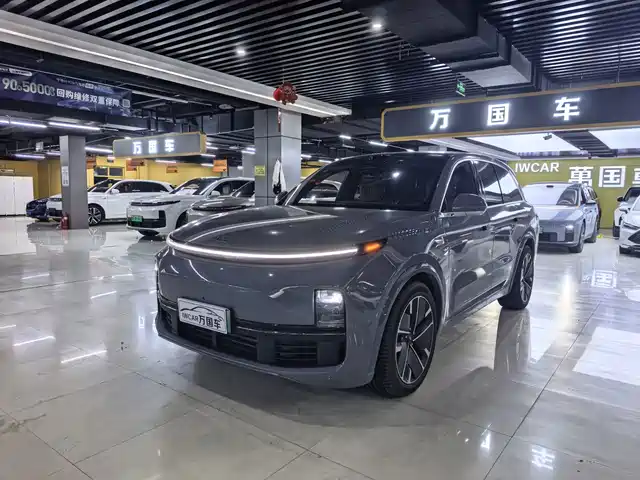 2025 Li Xiang L8