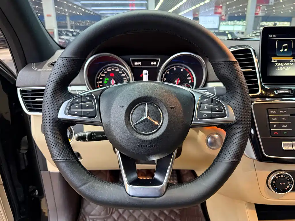 Mercedes-Benz GLE (Import) — миниатюра 9