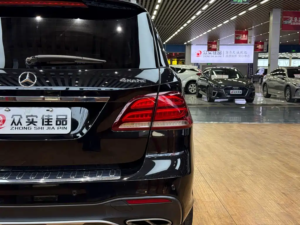 Mercedes-Benz GLE (Import) — миниатюра 26