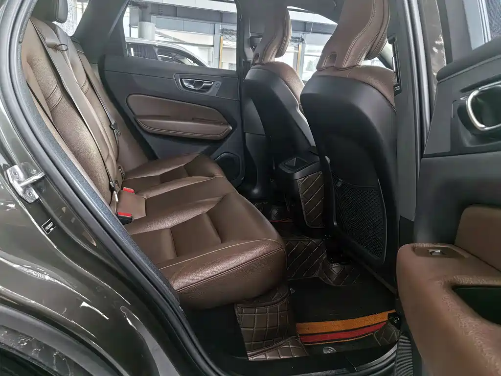 Volvo XC60 — миниатюра 9