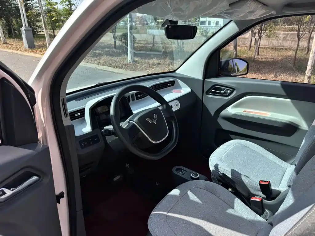 Wuling MINIEV — миниатюра 4