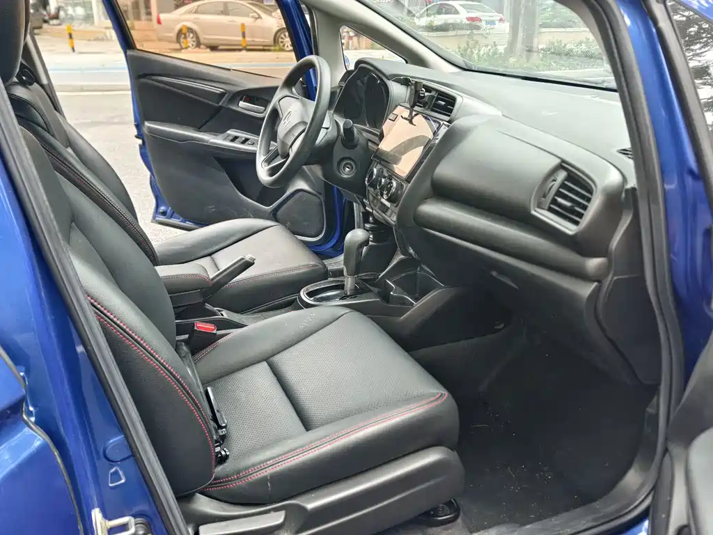 Honda Fit — миниатюра 11