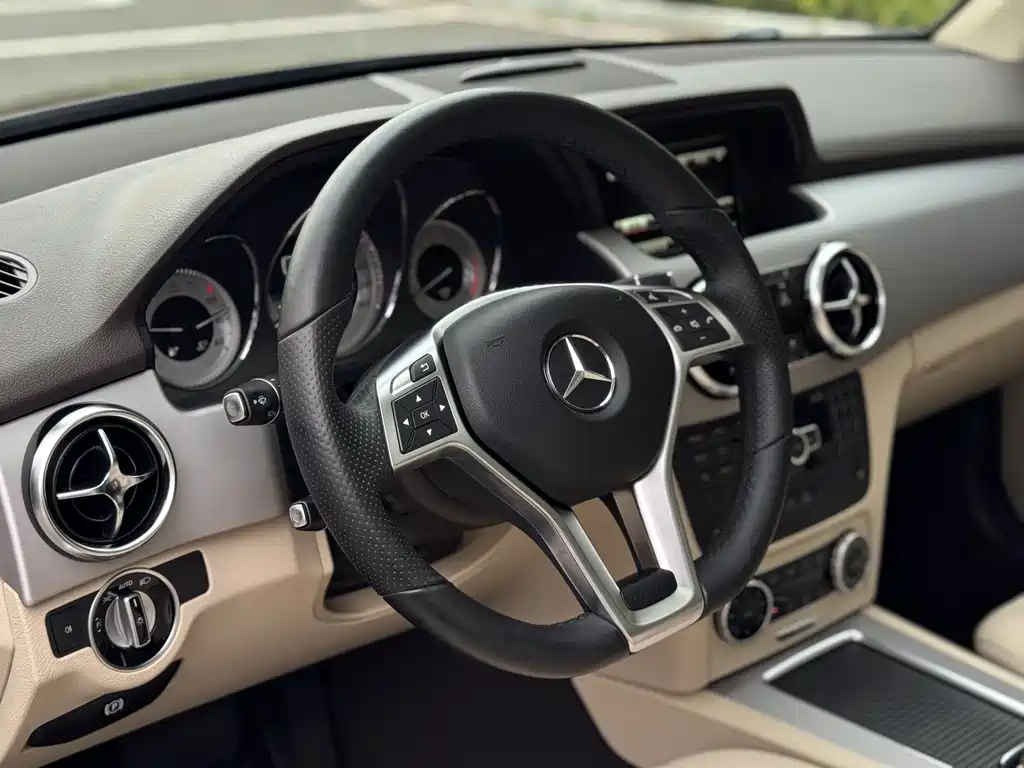 Mercedes-Benz GLK 2015 GLK 300 4MATIC Fashion