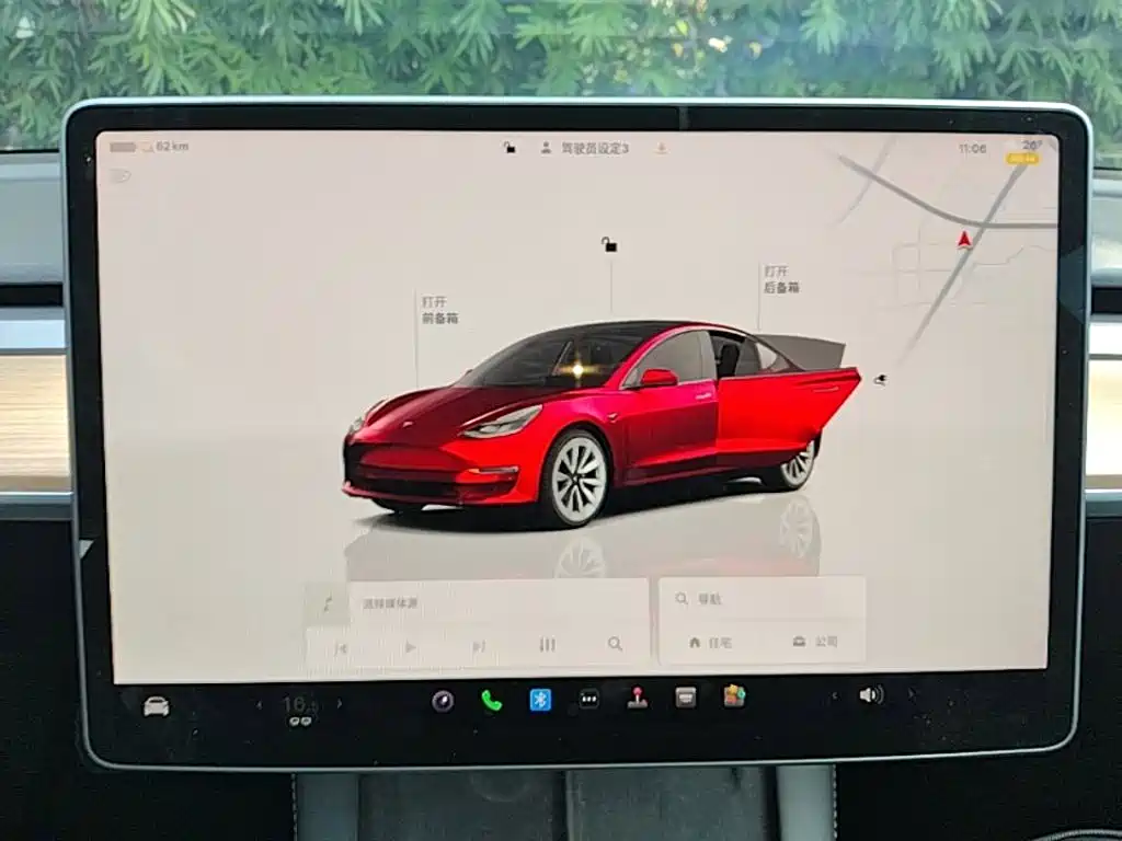 Tesla Model 3 — миниатюра 13