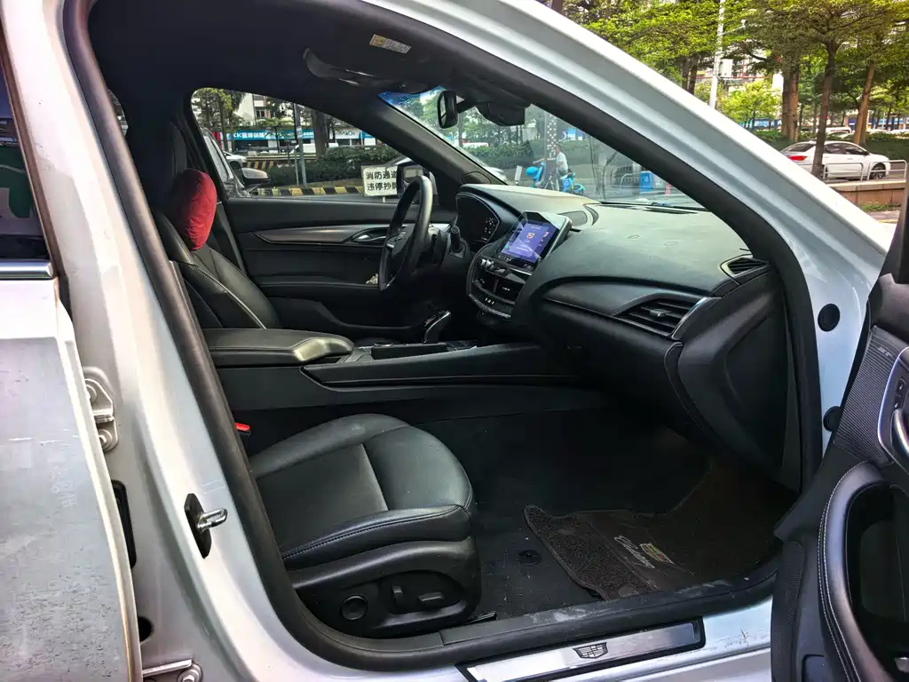 Cadillac CT5 — миниатюра 11