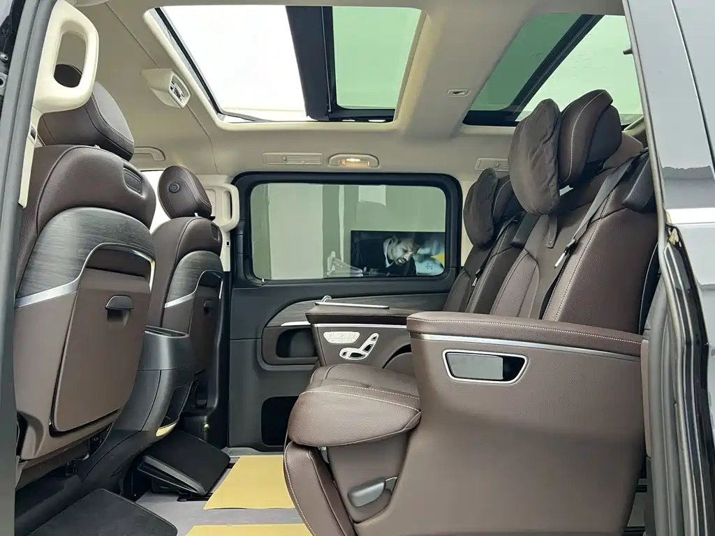 Mercedes-Benz V-Class — миниатюра 34