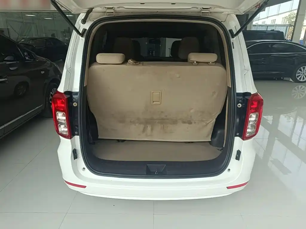 Wuling Hongguang — миниатюра 19
