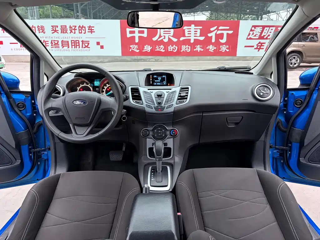 Ford Fiesta 2013 1.5L AT Fashion