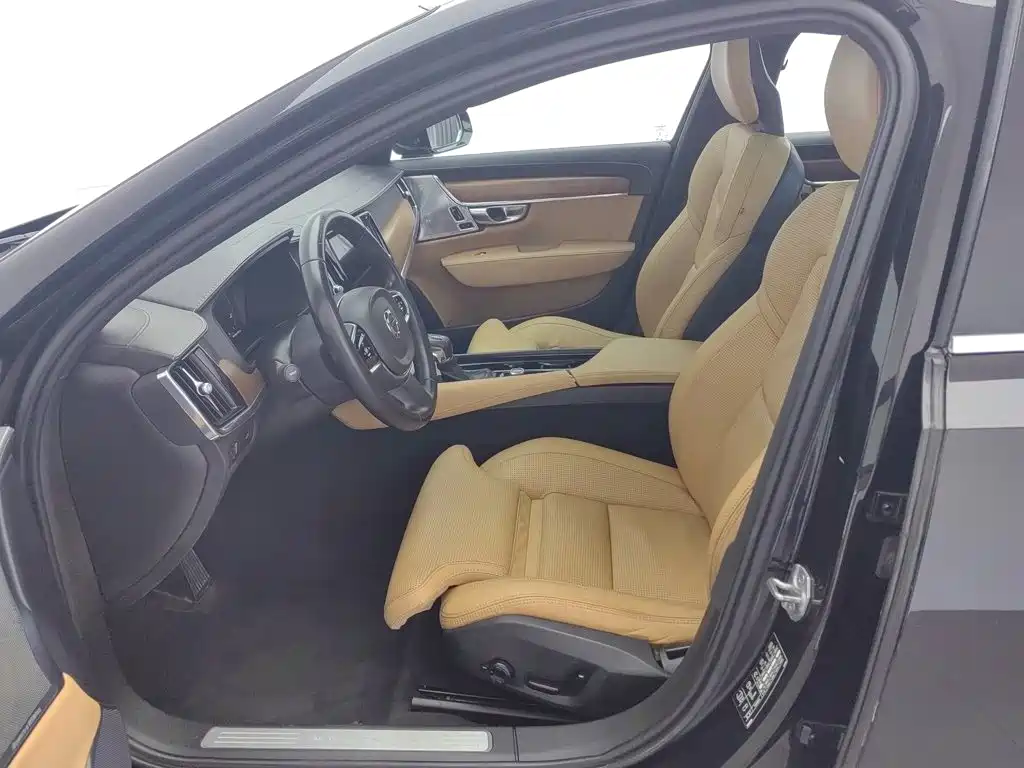 Volvo S90 — миниатюра 10