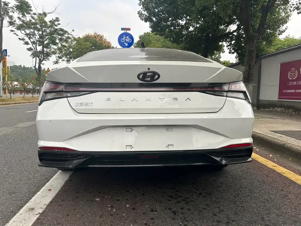 Hyundai Elantra — миниатюра 8