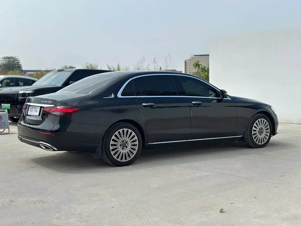 Mercedes-Benz E-Class — миниатюра 19