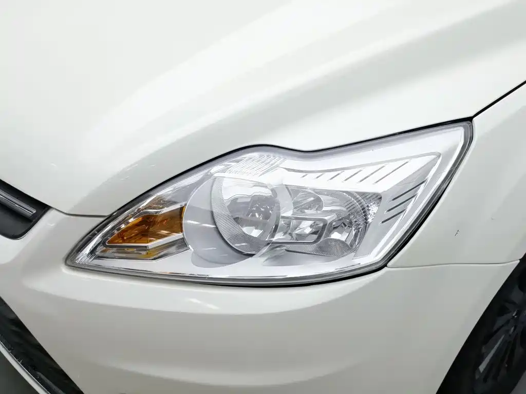 Ford Focus — миниатюра 7