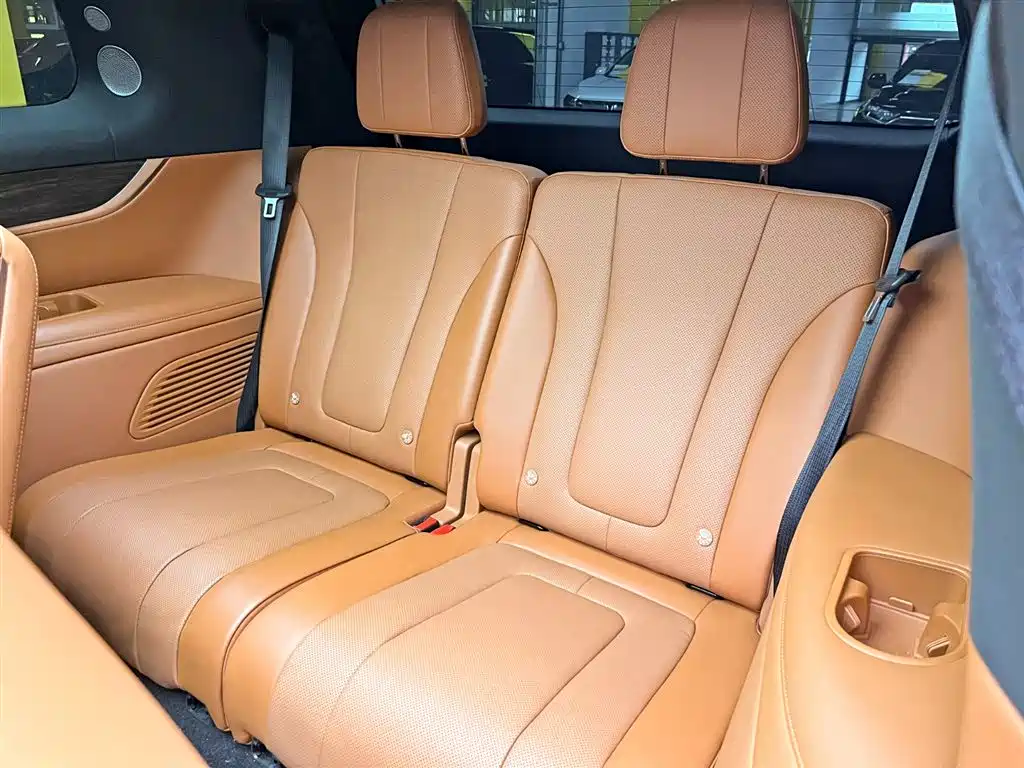 AITO ASK THE WORLD M9