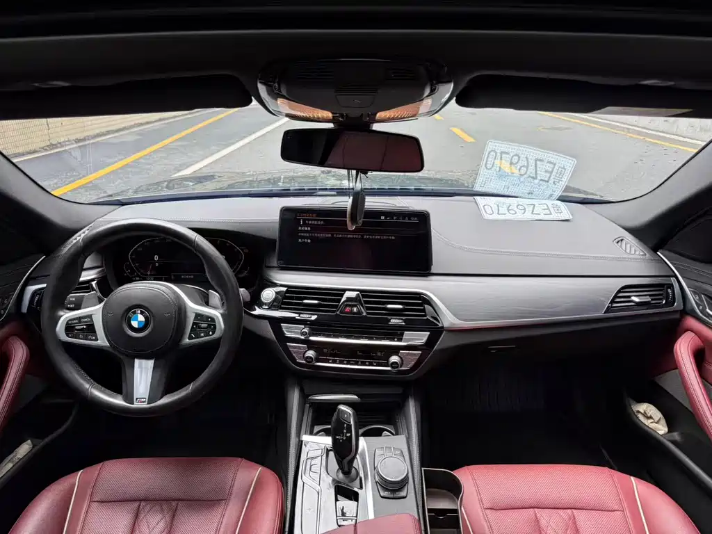 BMW 5 Series — миниатюра 9
