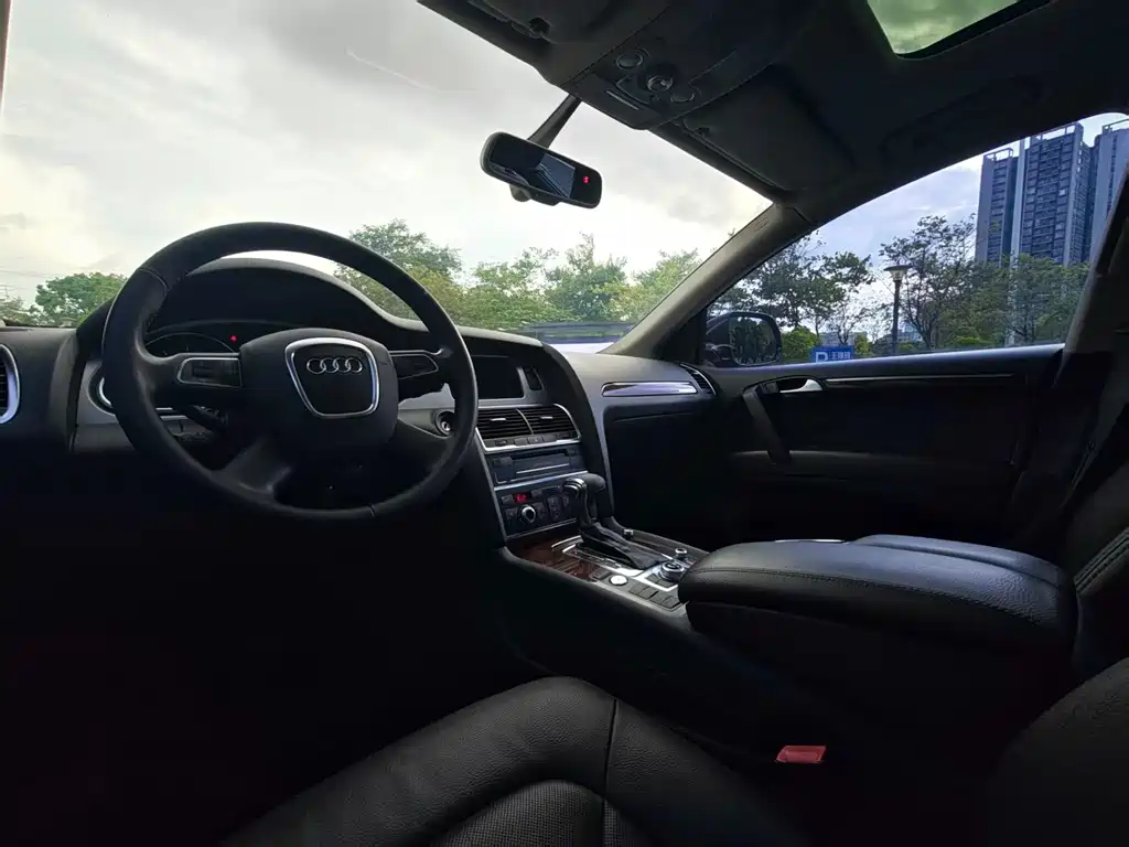 Audi Q7 — миниатюра 12