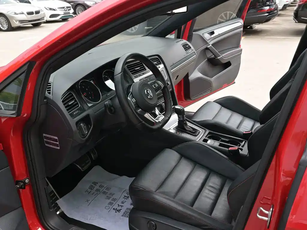 Volkswagen Golf GTI — миниатюра 9