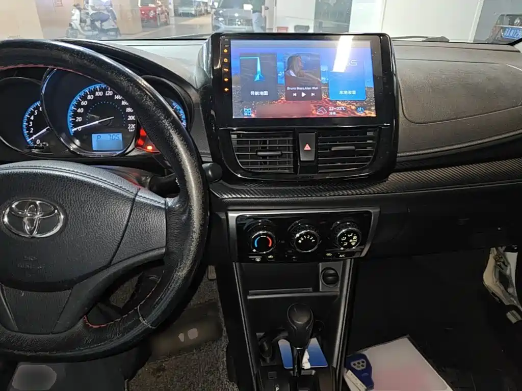 Toyota Yaris L — миниатюра 10