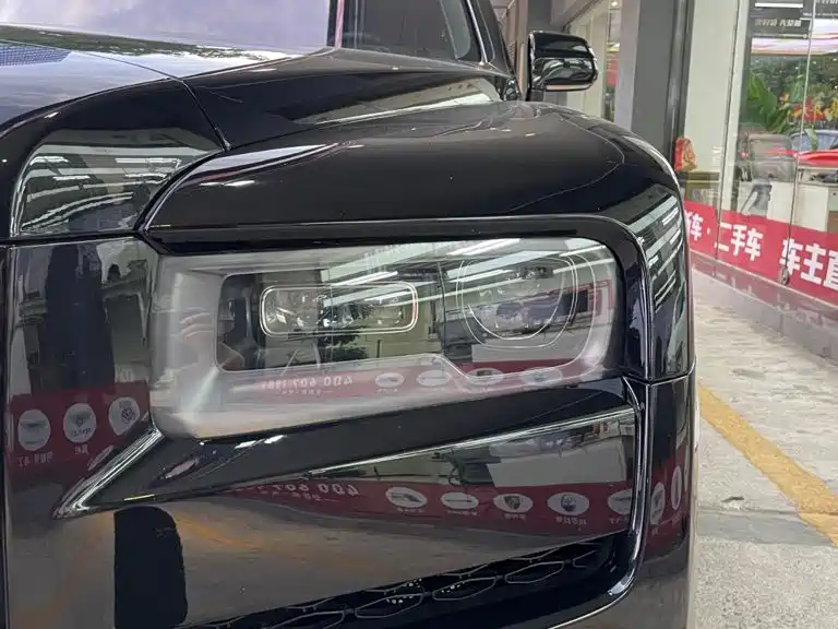 Rolls-Royce Cullinan — миниатюра 3