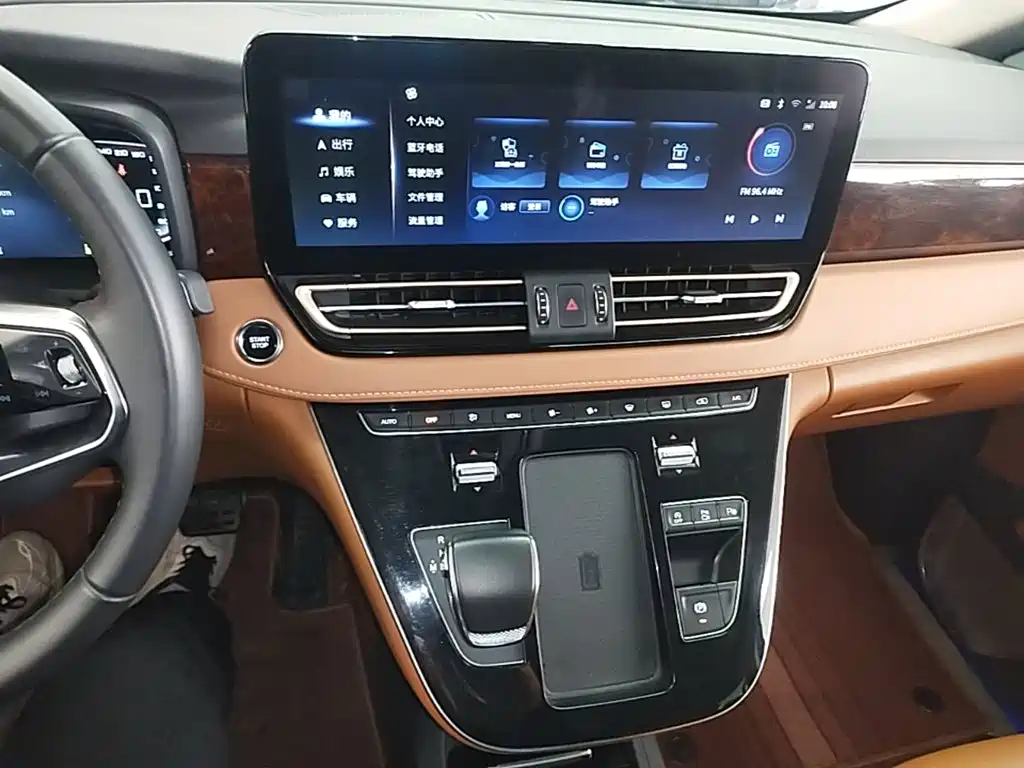 Hongqi Hongqi HQ9 — миниатюра 13