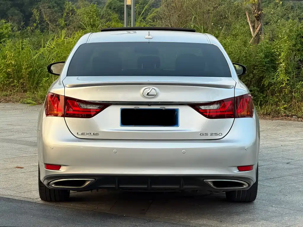 Lexus GS — миниатюра 15