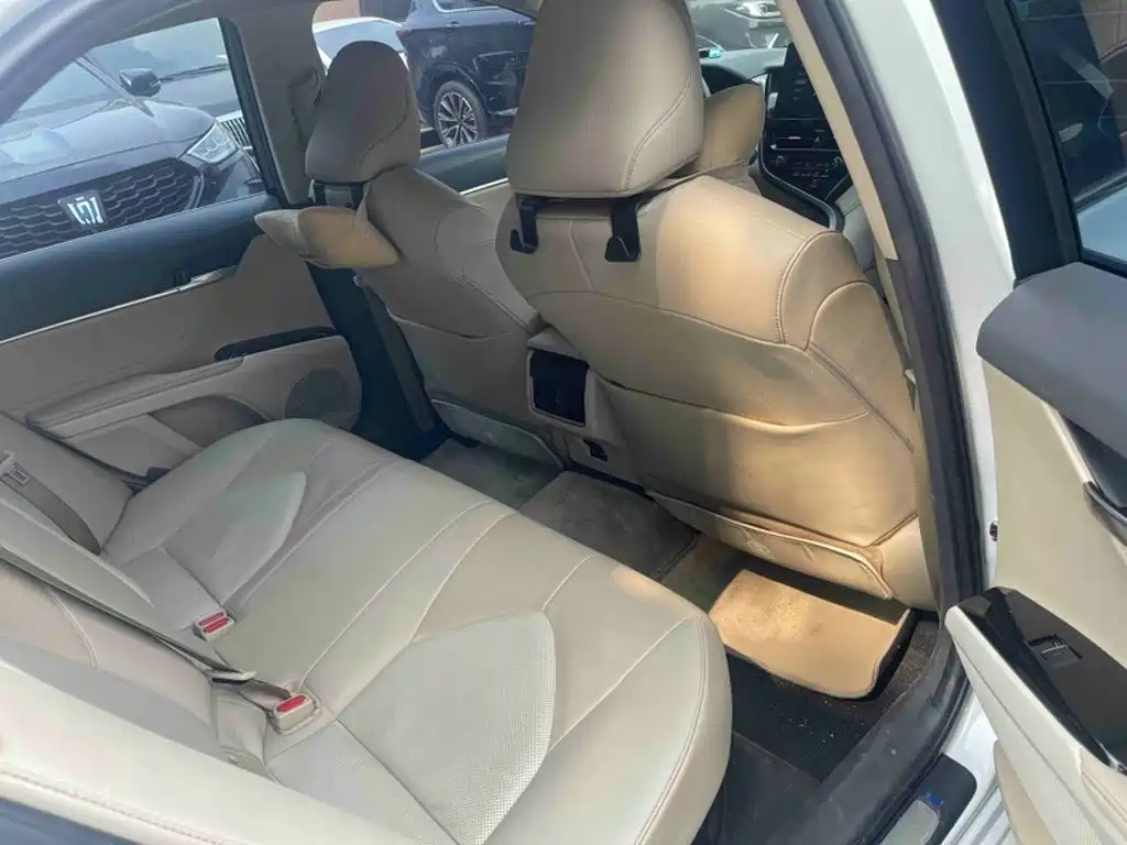 Toyota Camry — миниатюра 15