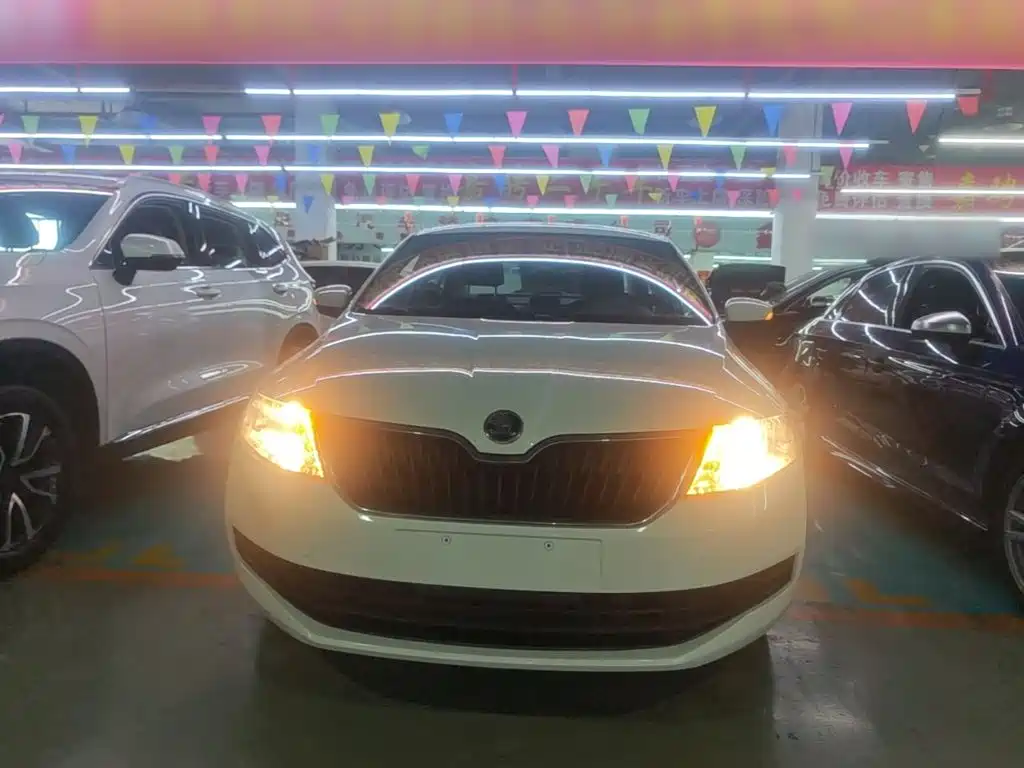 Skoda Rapid — миниатюра 3