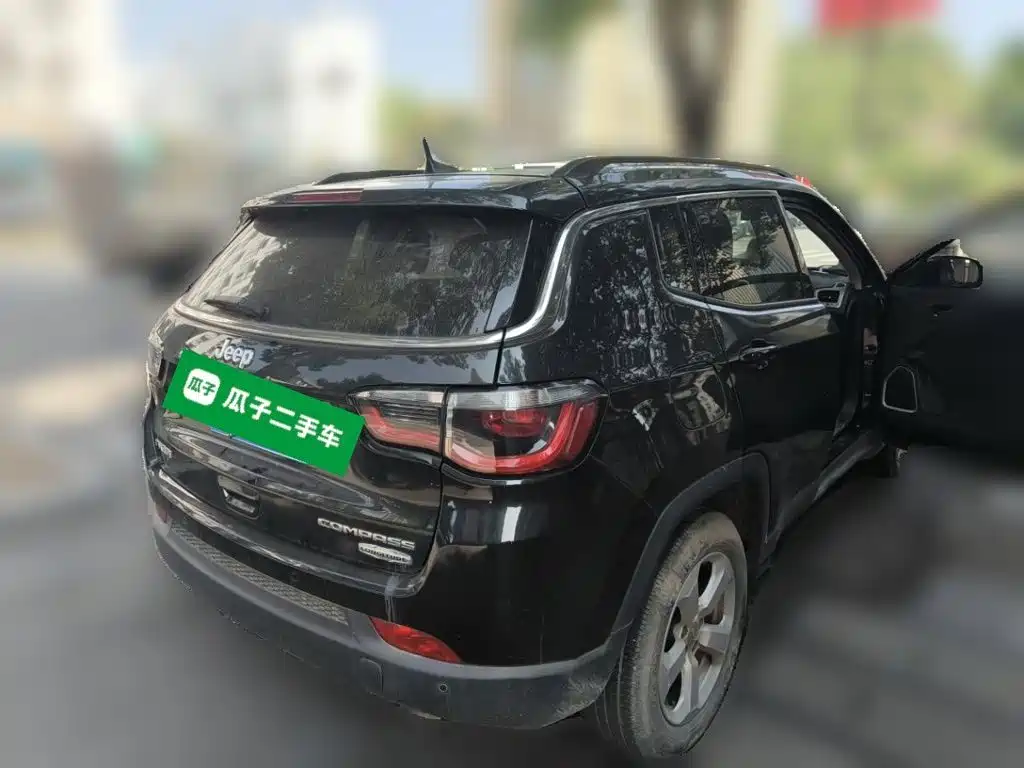 Jeep Compass — миниатюра 6