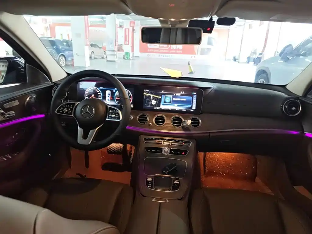 Mercedes-Benz E-Class — миниатюра 10