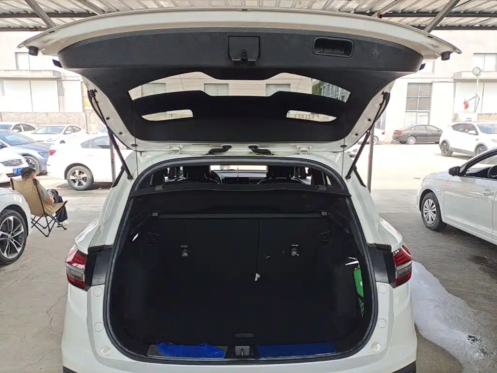 Geely Binyue — миниатюра 19