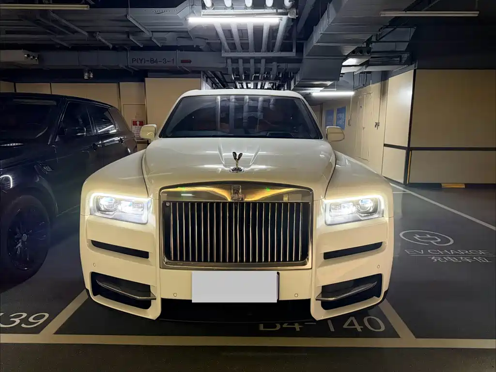 Rolls-Royce Cullinan 2024 мест