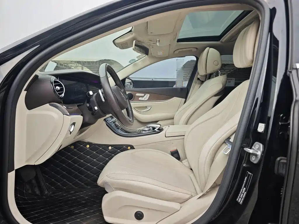 Mercedes-Benz E-Class — миниатюра 9