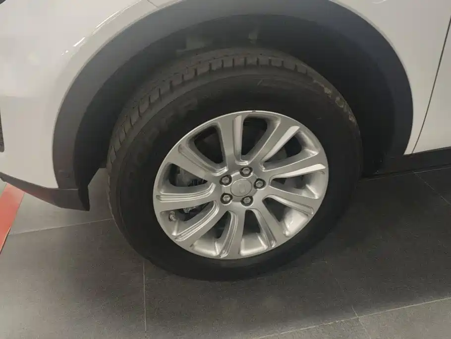 Land Rover Discovery Sport — миниатюра 6