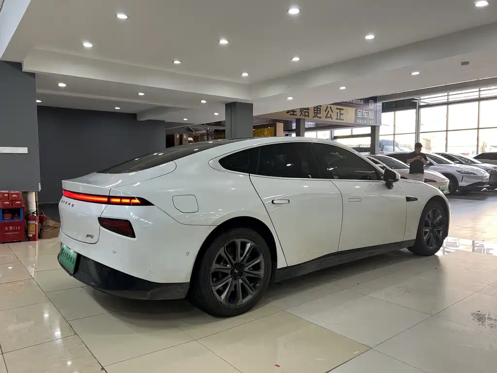 XPeng P7 — миниатюра 7