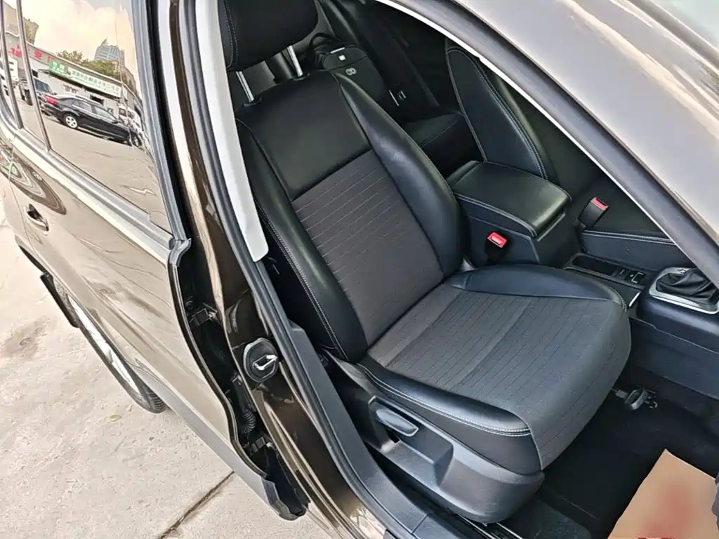 Volkswagen Tiguan — миниатюра 25