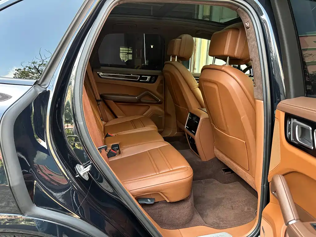 Porsche Cayenne — миниатюра 15