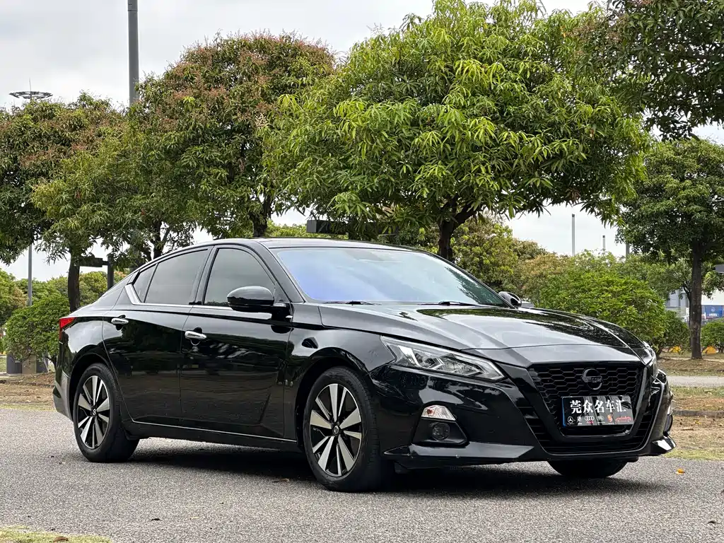 NISSAN TEANA