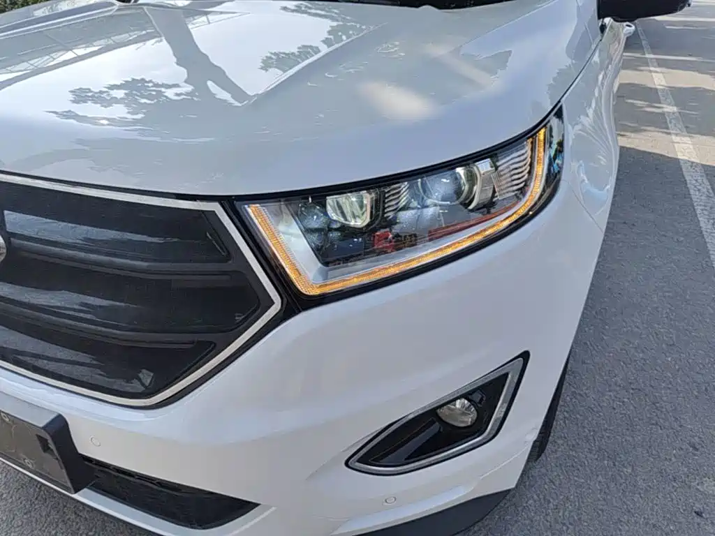 Ford Edge — миниатюра 24