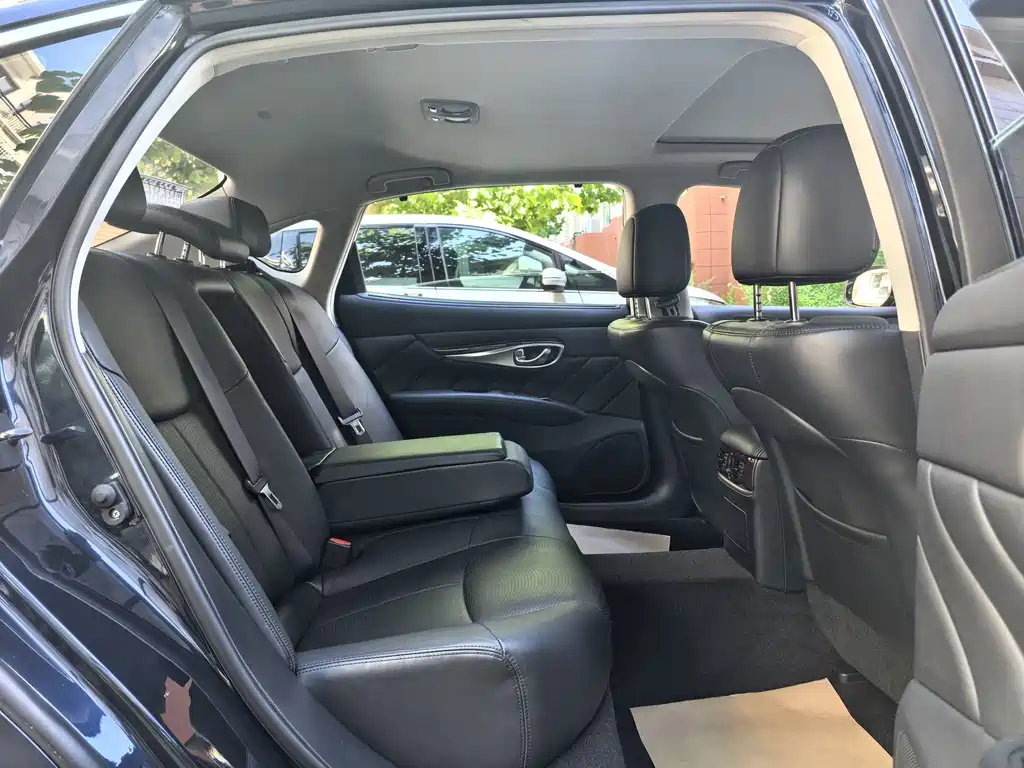 Infiniti Q70 — миниатюра 13