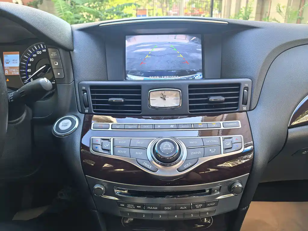 Infiniti Q70 — миниатюра 20
