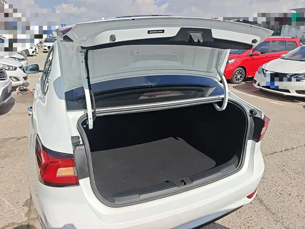 Roewe i5 — миниатюра 19