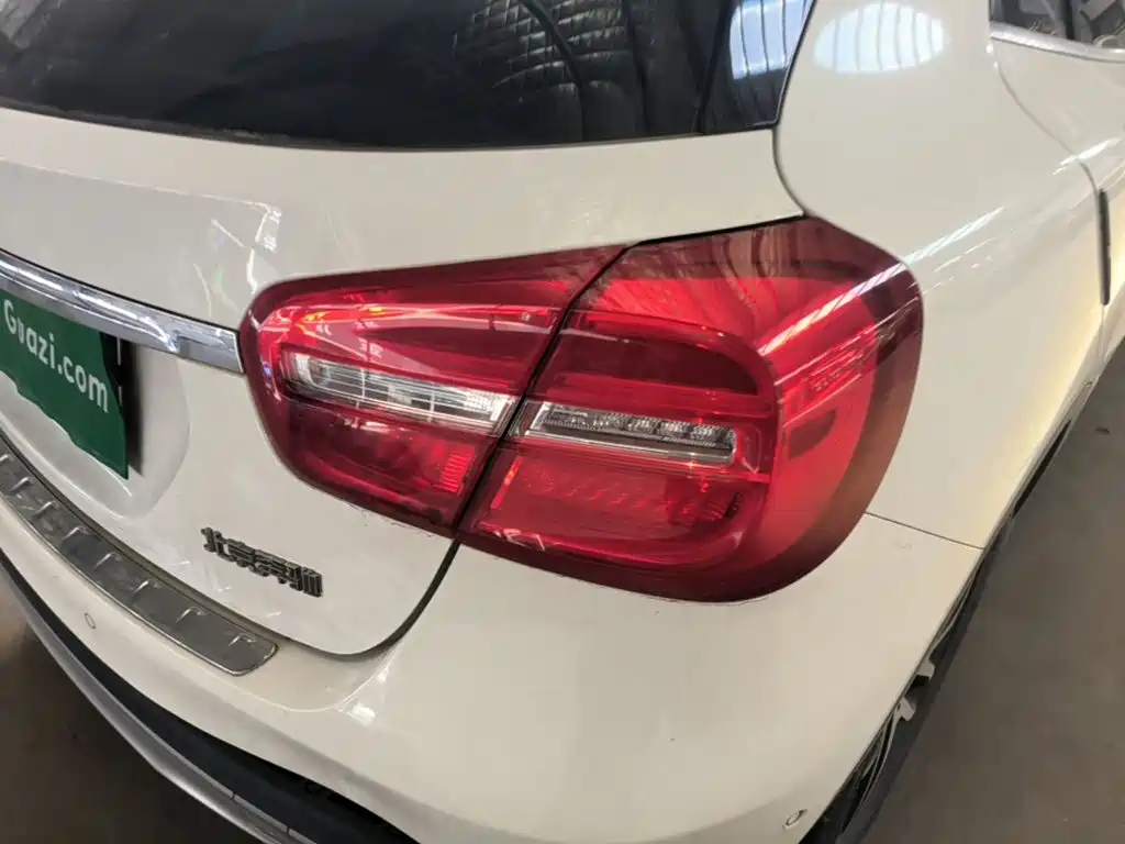 Mercedes-Benz GLA — миниатюра 8