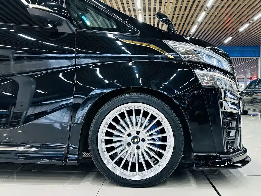 Toyota Vellfire — миниатюра 4