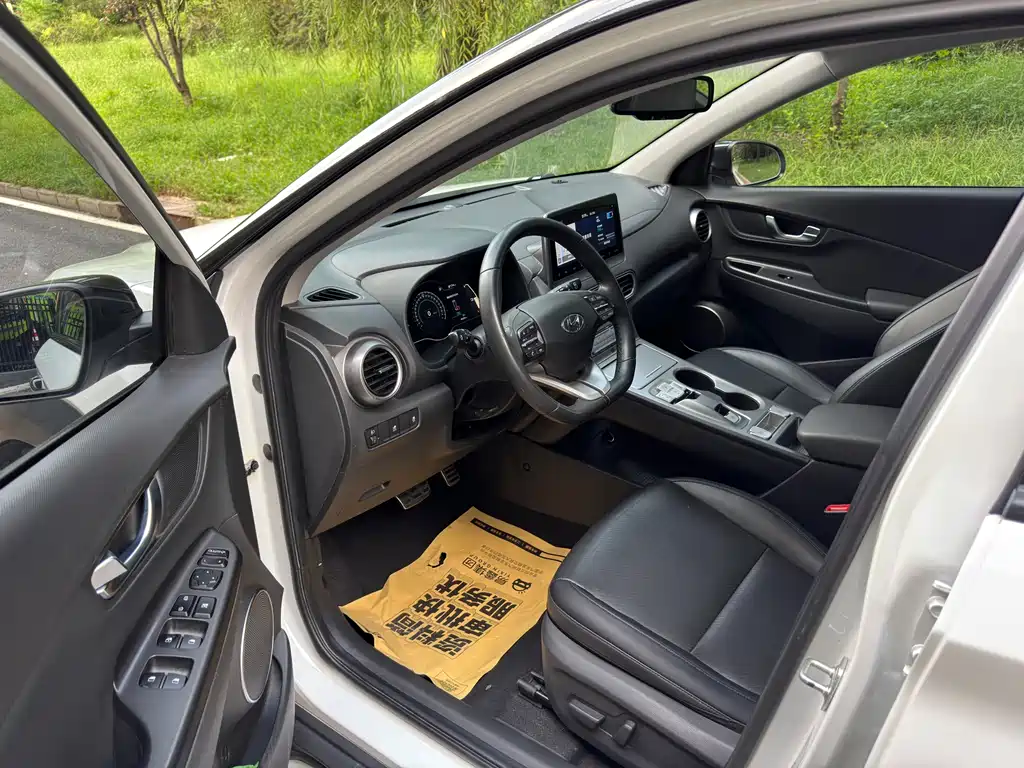 Hyundai Kona Electric — миниатюра 7
