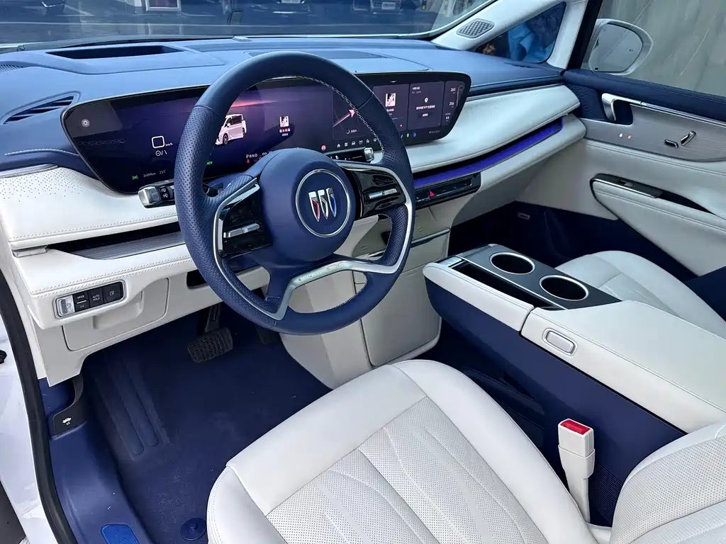 Buick GL8 Hybrid — миниатюра 6