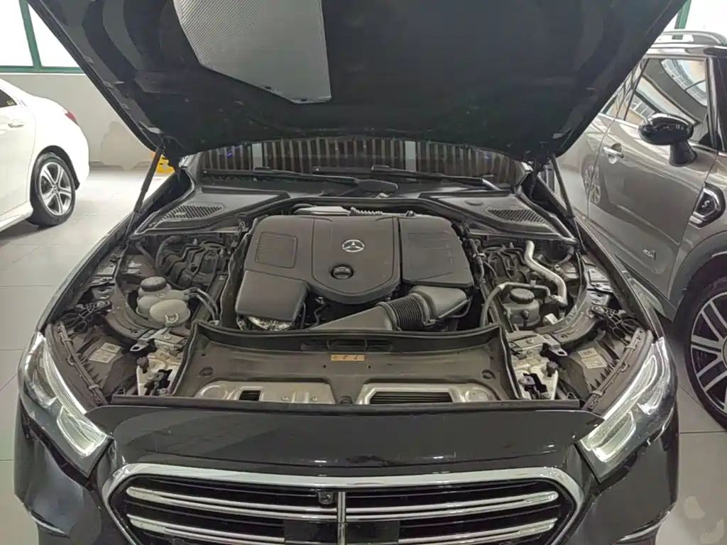 Mercedes-Benz E-Class — миниатюра 20