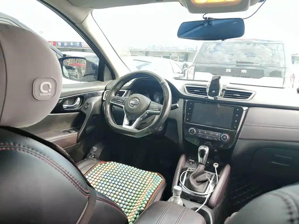 Nissan Qashqai — миниатюра 12