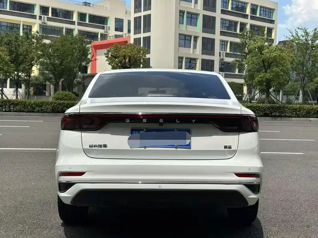 Geely Emgrand — миниатюра 5