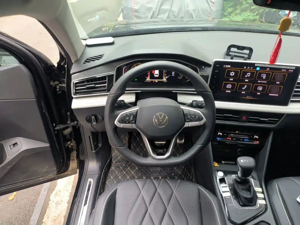Volkswagen Tiguan L — миниатюра 6