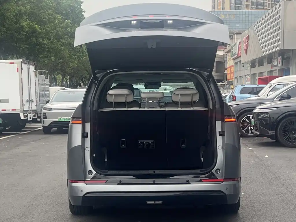 XPeng X9 — миниатюра 26